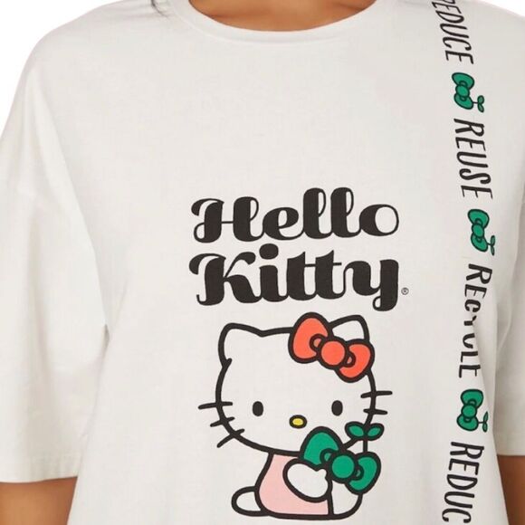 🆕Hello Kitty White Short Sleeve Tee Shirt - Picture 5 of 6